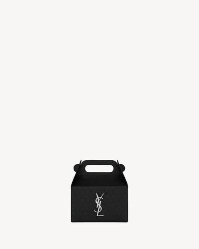 생로랑 모노그램 엠보스드 가죽 소재의 TAKE-AWAY BOX 제품 사진 생로랑 모노그램 엠보스드 가죽 소재의 TAKE-AWAY BOX 제품 사진